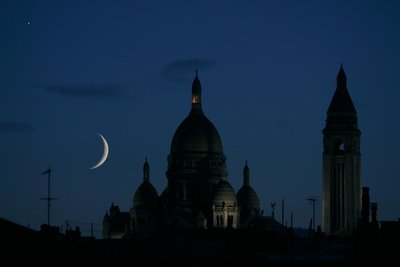 venus_lune_sacrecoeur_small.JPG