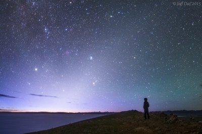 Zodiacal light before dawn_1000_small.jpg