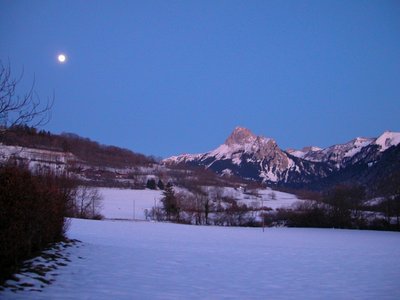 Full moon over the Alpes