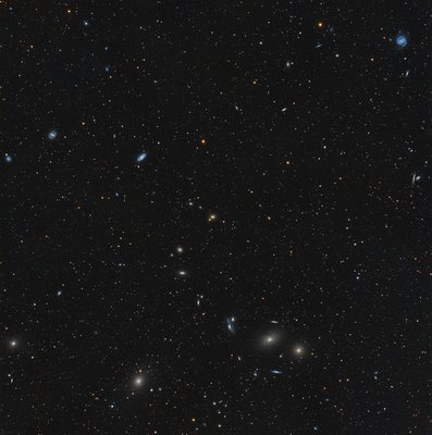 Markarian's_chain.jpg