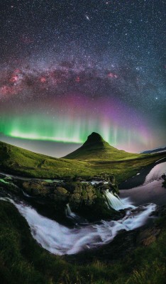 Roi Levi - Kirkjufell Aurora and Milkyway!!!!.jpg